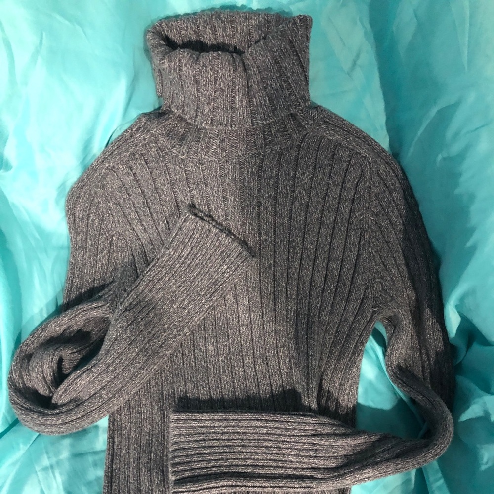 American Eagle Turtleneck